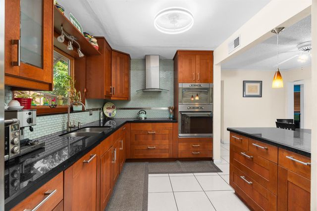 1601 NE 48TH Court, Oakland Park, FL 33334