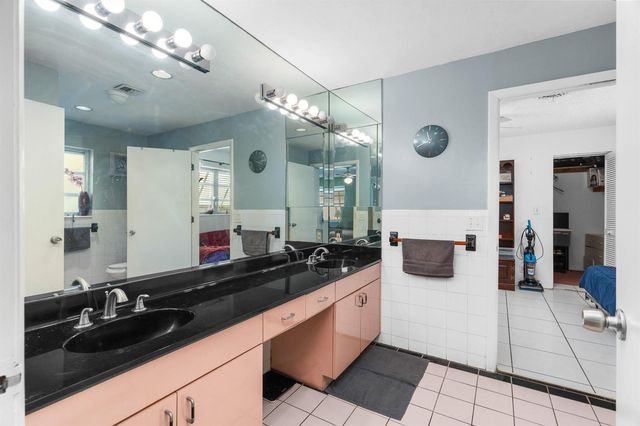 1601 NE 48TH Court, Oakland Park, FL 33334