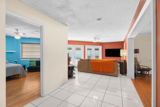 1601 NE 48TH Court, Oakland Park, FL 33334