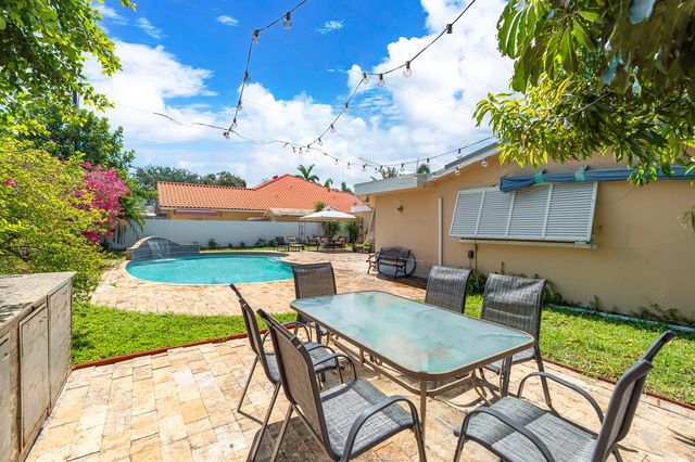 1601 NE 48TH Court, Oakland Park, FL 33334