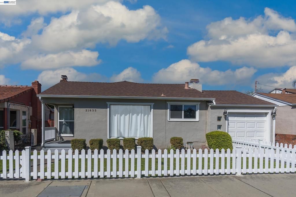 21835 Redwood Rd, Castro Valley, CA 94546