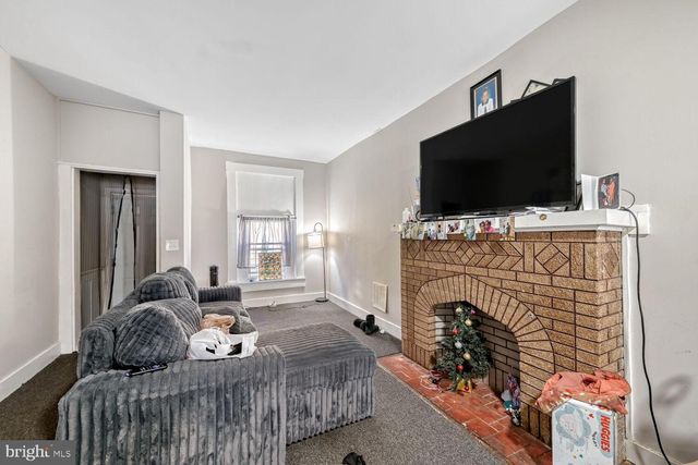 818 N CURLEY ST, Baltimore, MD 21205