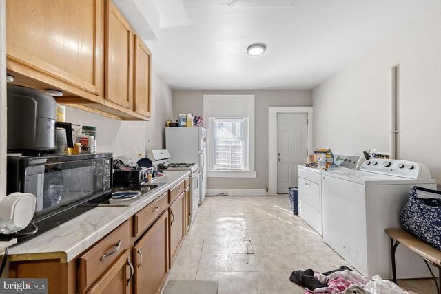 818 N CURLEY ST, Baltimore, MD 21205