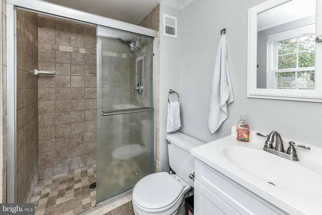 1721 WHITEWOOD LN, Herndon, VA 20170