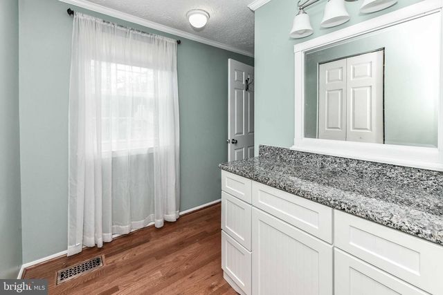 1721 WHITEWOOD LN, Herndon, VA 20170