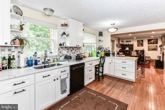 1721 WHITEWOOD LN, Herndon, VA 20170
