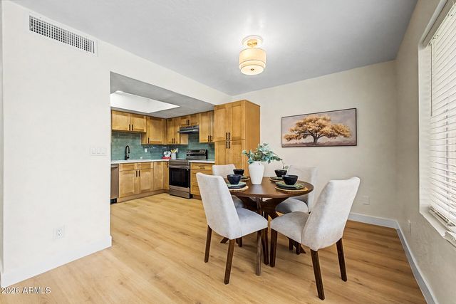 4470 W PALMAIRE Avenue, Glendale, AZ 85301