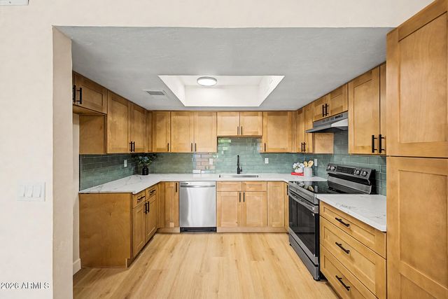 4470 W PALMAIRE Avenue, Glendale, AZ 85301