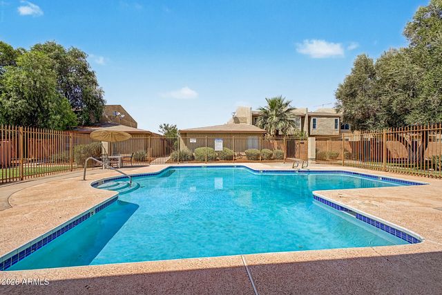 4470 W PALMAIRE Avenue, Glendale, AZ 85301