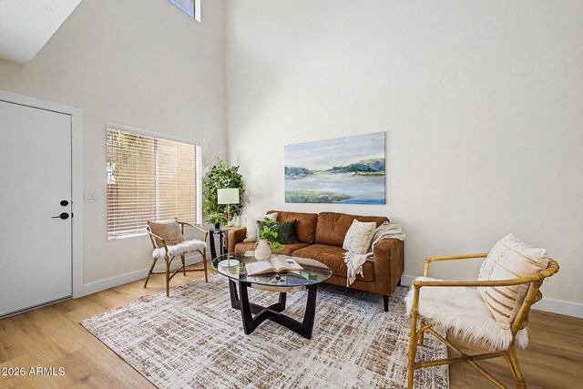 4470 W PALMAIRE Avenue, Glendale, AZ 85301
