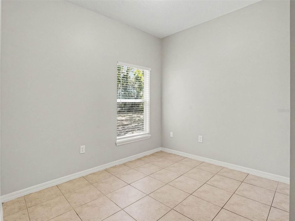 Image 13 of property listing at 5007 SHALE RIDGE TRAIL, Orlando, FL 32818