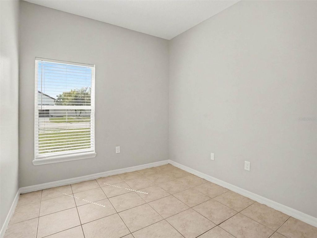 Image 15 of property listing at 5007 SHALE RIDGE TRAIL, Orlando, FL 32818