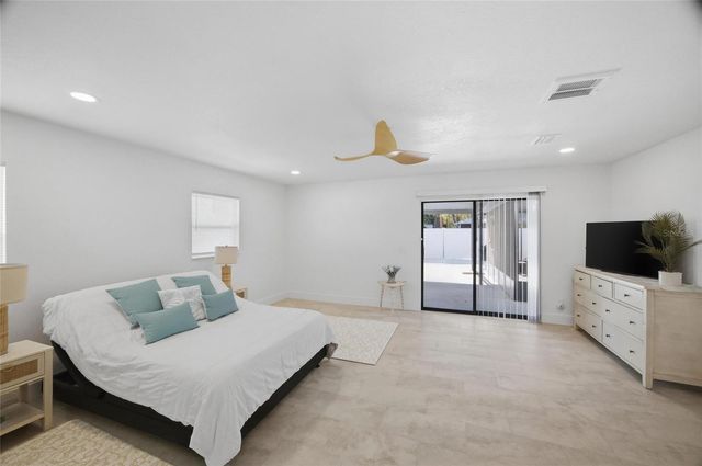 4014 W ROGERS AVENUE, Tampa, FL 33611
