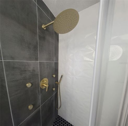 4014 W ROGERS AVENUE, Tampa, FL 33611