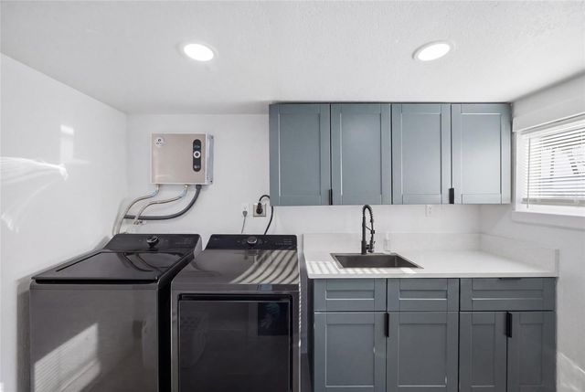4014 W ROGERS AVENUE, Tampa, FL 33611