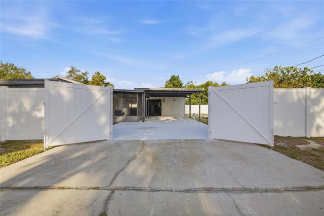 4014 W ROGERS AVENUE, Tampa, FL 33611