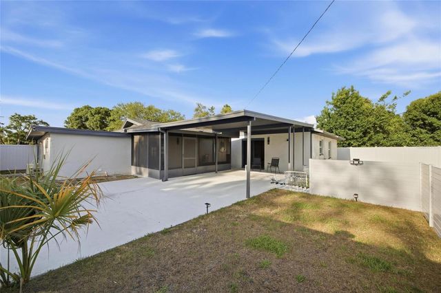 4014 W ROGERS AVENUE, Tampa, FL 33611