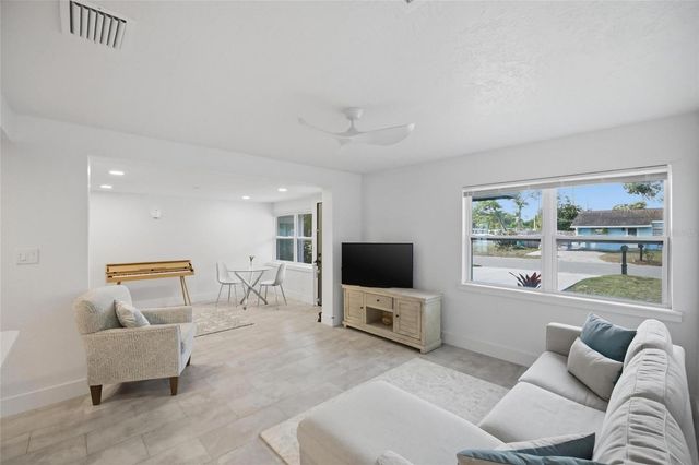 4014 W ROGERS AVENUE, Tampa, FL 33611