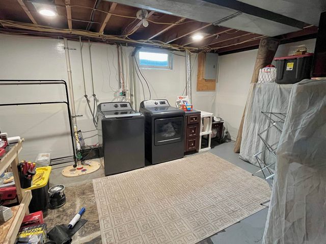 924 2nd Ave SW, Oelwein, IA 50662