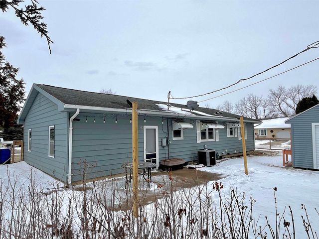 924 2nd Ave SW, Oelwein, IA 50662