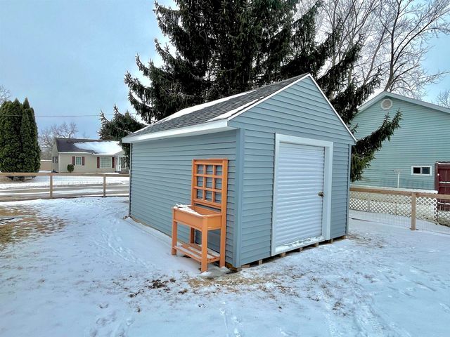 924 2nd Ave SW, Oelwein, IA 50662