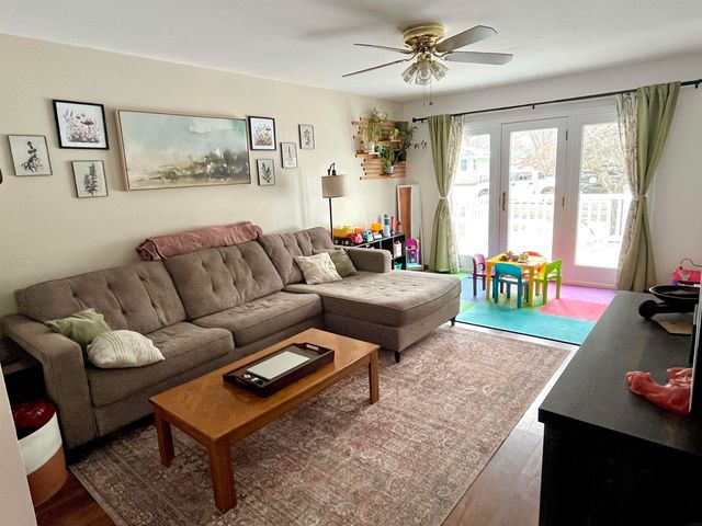 924 2nd Ave SW, Oelwein, IA 50662