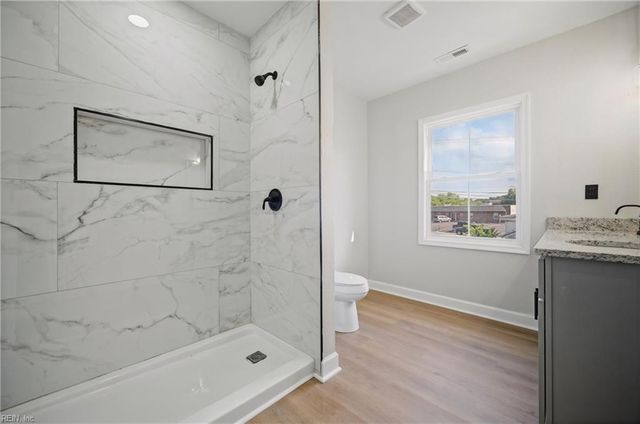 208 Clay ST, Suffolk, VA 23434
