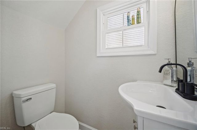 208 Clay ST, Suffolk, VA 23434