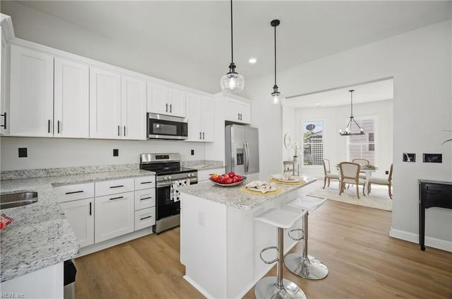 208 Clay ST, Suffolk, VA 23434