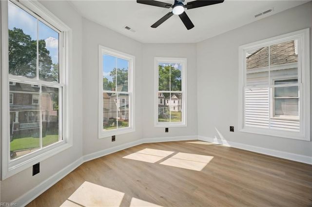 208 Clay ST, Suffolk, VA 23434