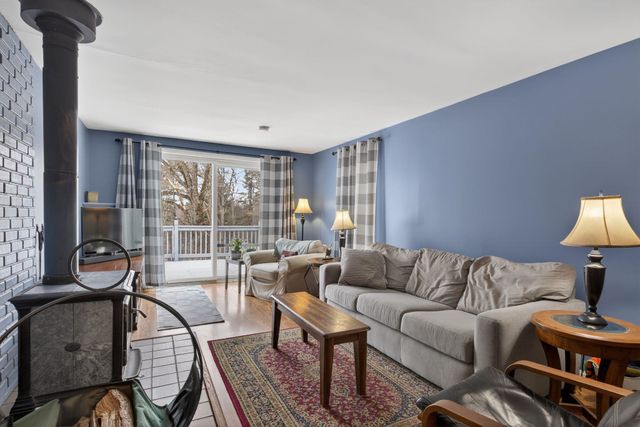 60 Walnut Avenue, North Hampton, NH 03862