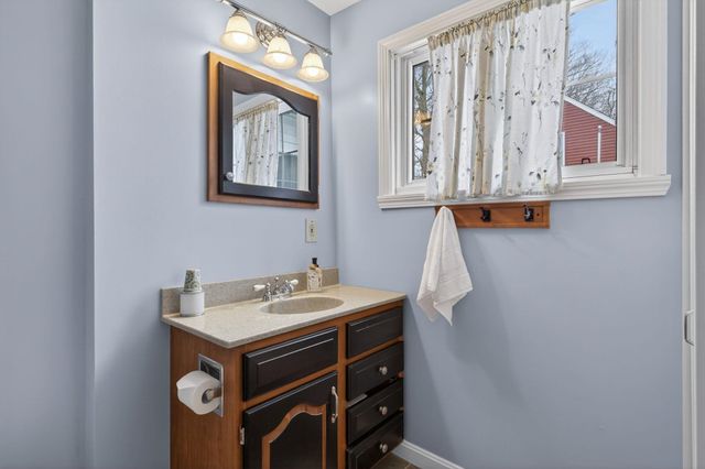 60 Walnut Avenue, North Hampton, NH 03862