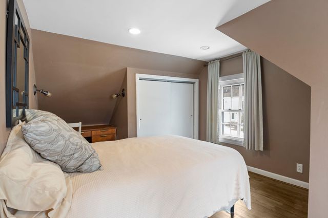 60 Walnut Avenue, North Hampton, NH 03862