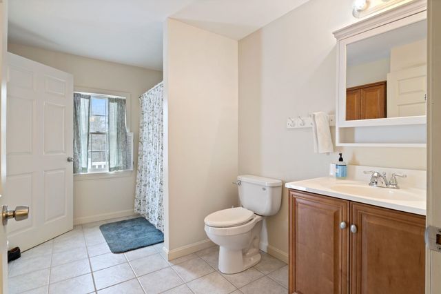 60 Walnut Avenue, North Hampton, NH 03862