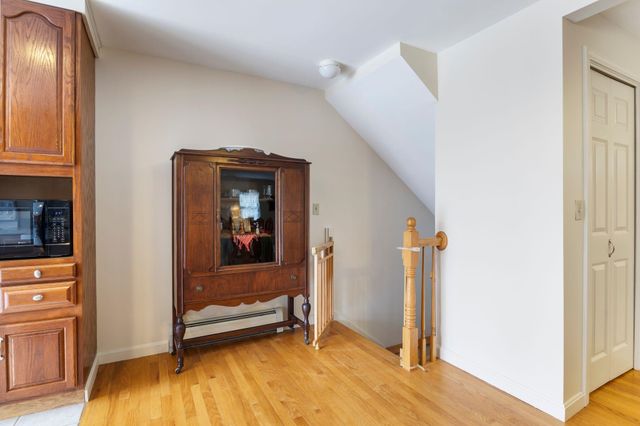 60 Walnut Avenue, North Hampton, NH 03862