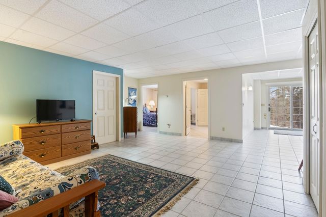 60 Walnut Avenue, North Hampton, NH 03862