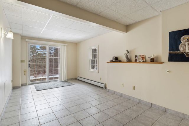 60 Walnut Avenue, North Hampton, NH 03862