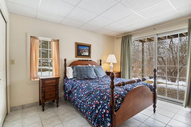 60 Walnut Avenue, North Hampton, NH 03862