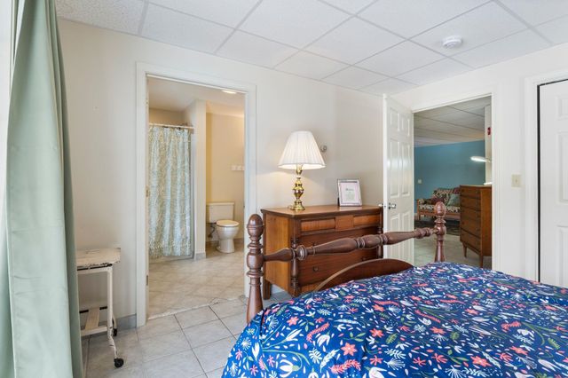 60 Walnut Avenue, North Hampton, NH 03862