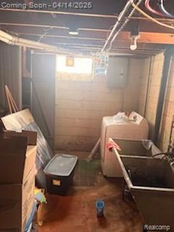 14882 E Piedmont Street, Detroit, MI 48223