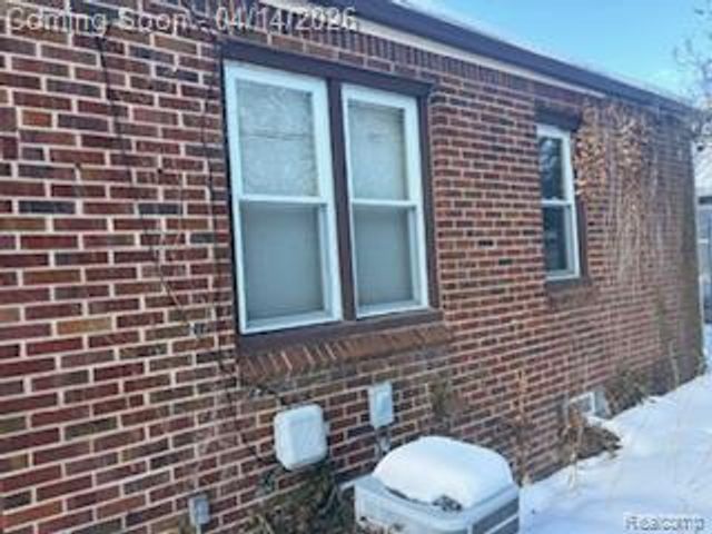 14882 E Piedmont Street, Detroit, MI 48223