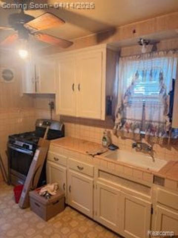 14882 E Piedmont Street, Detroit, MI 48223