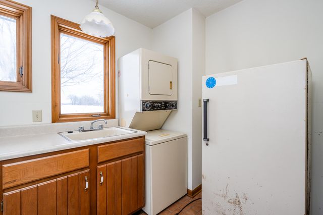 17383 S Basswood Road, Three Oaks, MI 49128