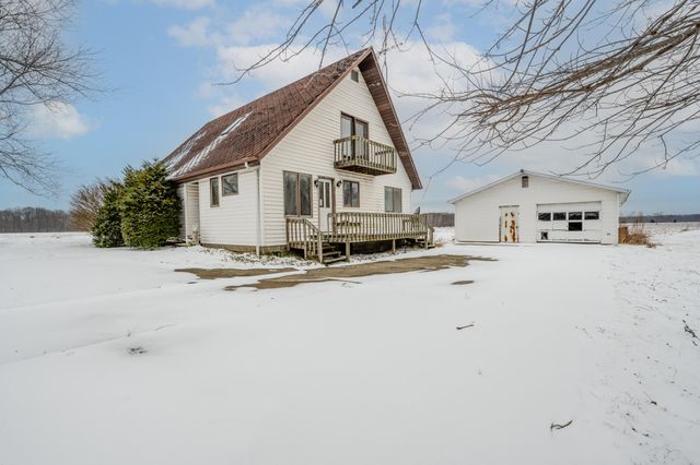 17383 S Basswood Road, Three Oaks, MI 49128
