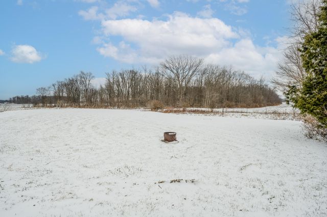 17383 S Basswood Road, Three Oaks, MI 49128