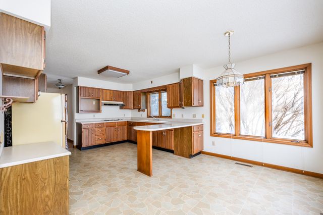 17383 S Basswood Road, Three Oaks, MI 49128