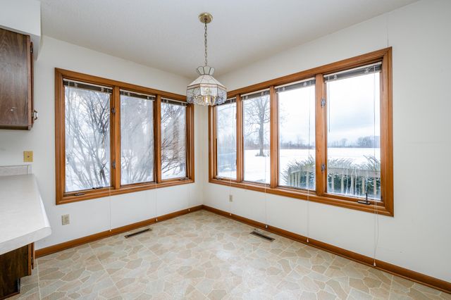 17383 S Basswood Road, Three Oaks, MI 49128