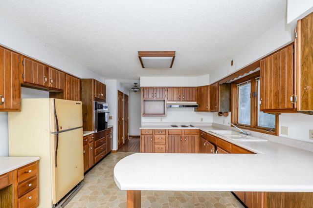 17383 S Basswood Road, Three Oaks, MI 49128