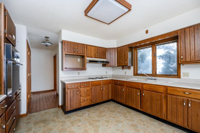 17383 S Basswood Road, Three Oaks, MI 49128