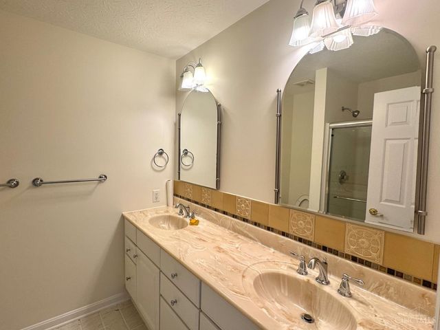 1411 Garden Place, Sharonville, OH 45246